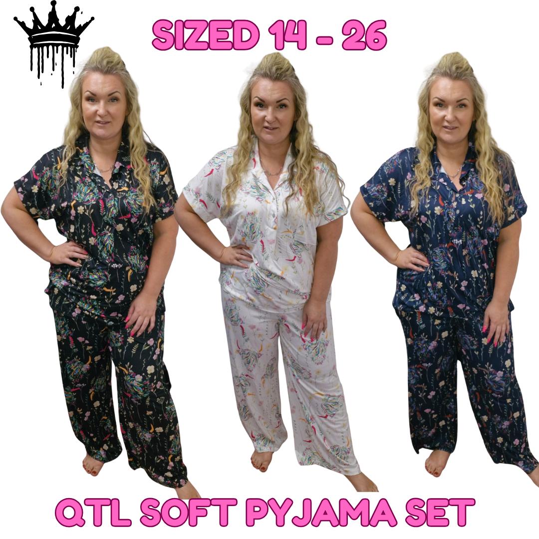 QTL - Soft Pyjama Set - Supersoft, super stretchy, 3 quarter button, pocket on top, split on side of top, cozy, snuggle , night time , bedtime