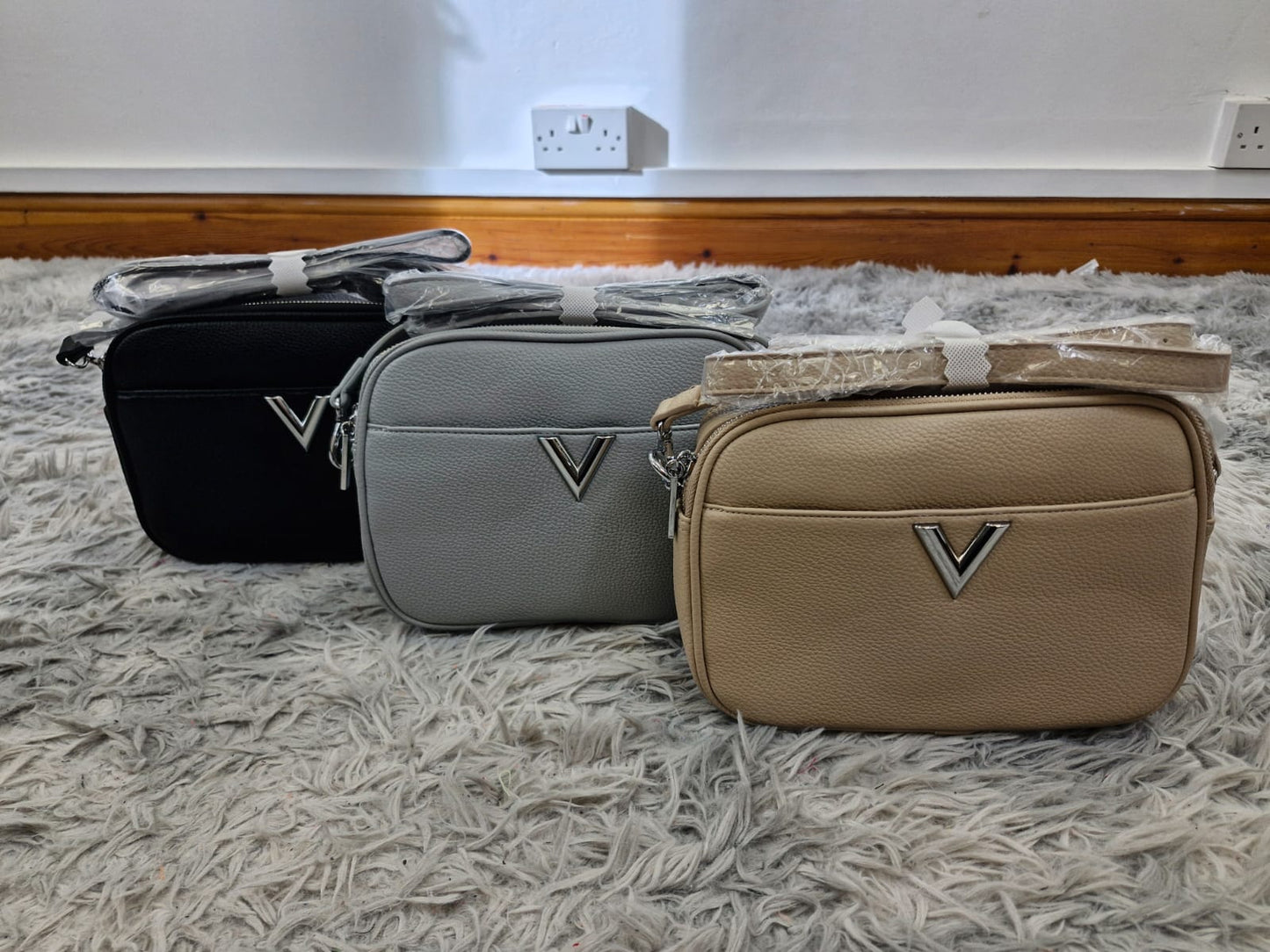 V Camera Style Bag